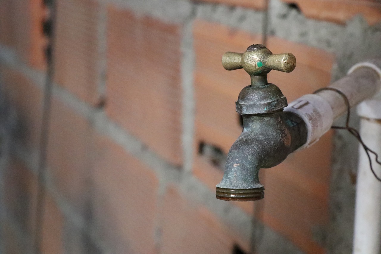 Hace diez días los vecinos de San Carlos tienen canillas de “agua cero”
