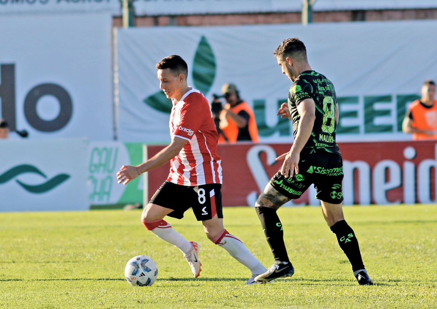 Sarmiento Extends Winning Streak with Victory Over Estudiantes to Lead Group Sarmiento Extends Winning Streak with Victory Over Estudiantes to Lead Group