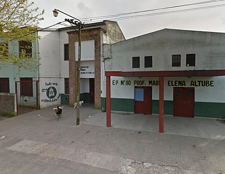 Escuela-Secundaria-80-Maria-Elena-Altube-city-bell-1920