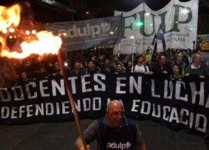 marcha-antorchas-unlp-la-plata