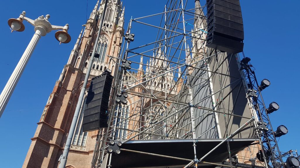 ANIVERSARIO LA PLATA - CATEDRAL - PLAZA MORENO (1)