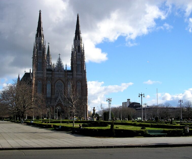 PLAZA MORENO CATEDRAL