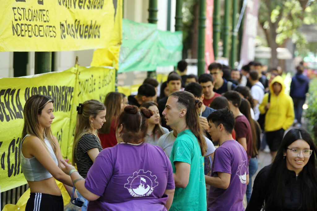 estudiantes-alumnos-centro-estudiantes-la-plata
