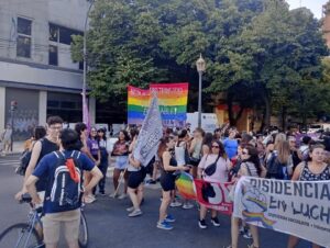 COMUNIDAD LGBTIQ+ 7 Y 50 MARCHA (1)