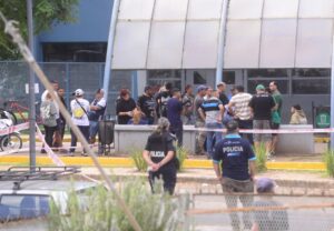 PELEA-BARRAS-GIMNASIA-ESTUDIANTES-TOBAR-CAMILLERI