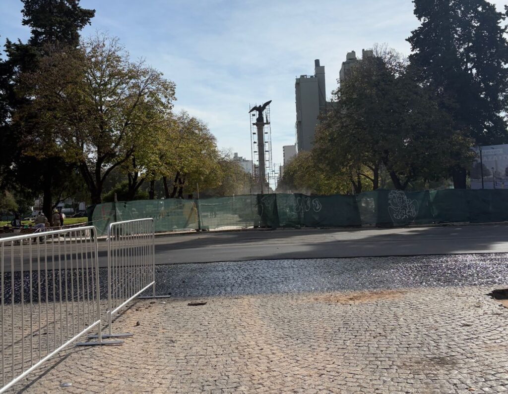 AGUILA-PLAZA-ITALIA