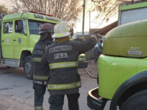 BOMBEROS INCENDIO (2)
