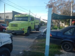 BOMBEROS SAN CARLOS - INCENDIO EN 522 ENTRE 140 Y 141 (3)