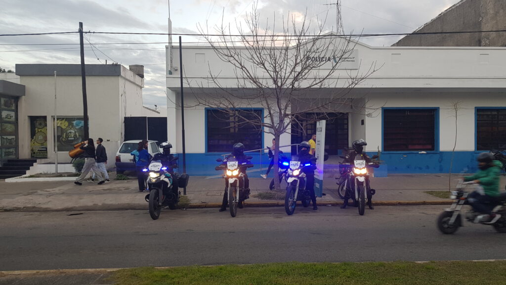 POLICIA MOTORIZADA - COMISARÍA TERCERA - LOS HORNOS (5)