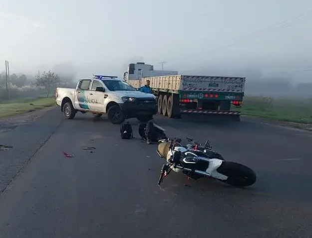 CHOQUE-ACCIDENTE-EL-PELIGRO-OFICIAL-HERIDO