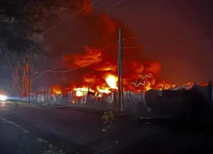 INCENDIO-PAPELERA-MELCHOR-ROMERO