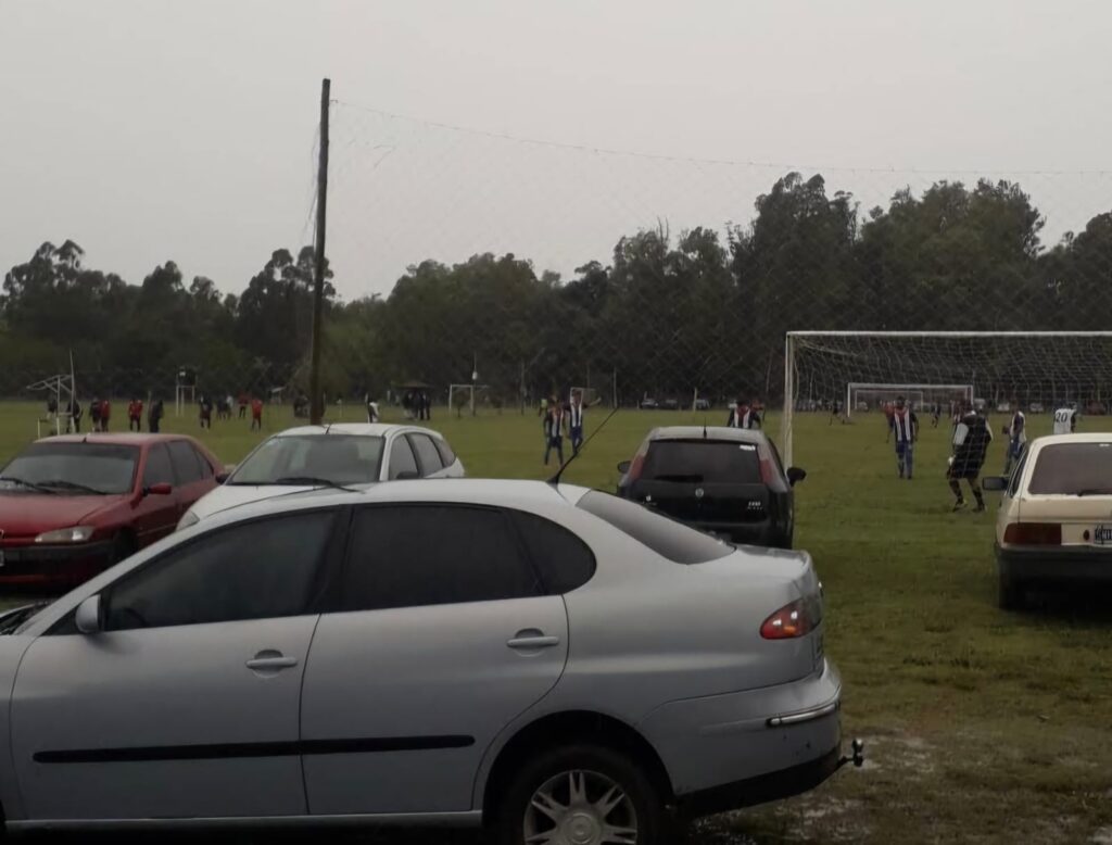 CANCHA FÚTBOL 66 Y 187 (1)