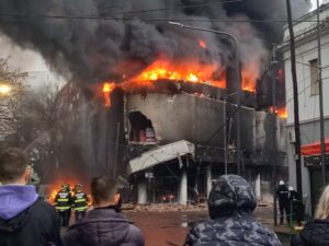 INCENDIO DEPÓSITO DE ELECTRODOMÉSTICOS EN DIAGONAL 77 Y 48 (2)