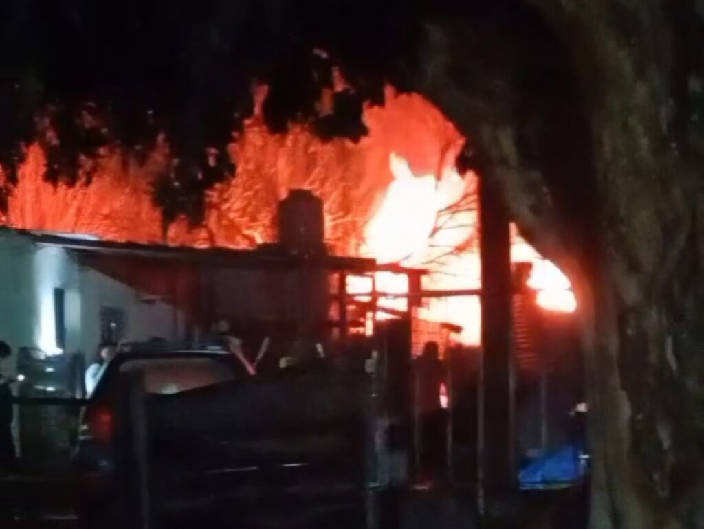 INCENDIO CASILLA 166 ENTRE 60 Y 61