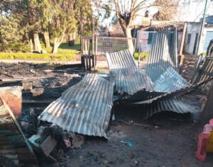 INCENDIO VIVIENDA ABASTO 517 entre 209 y 210