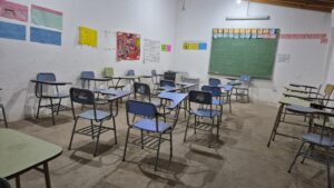 BANCOS VACÍOS AULA UNLP (2)