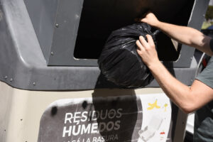 BASURA CONTENEDOR