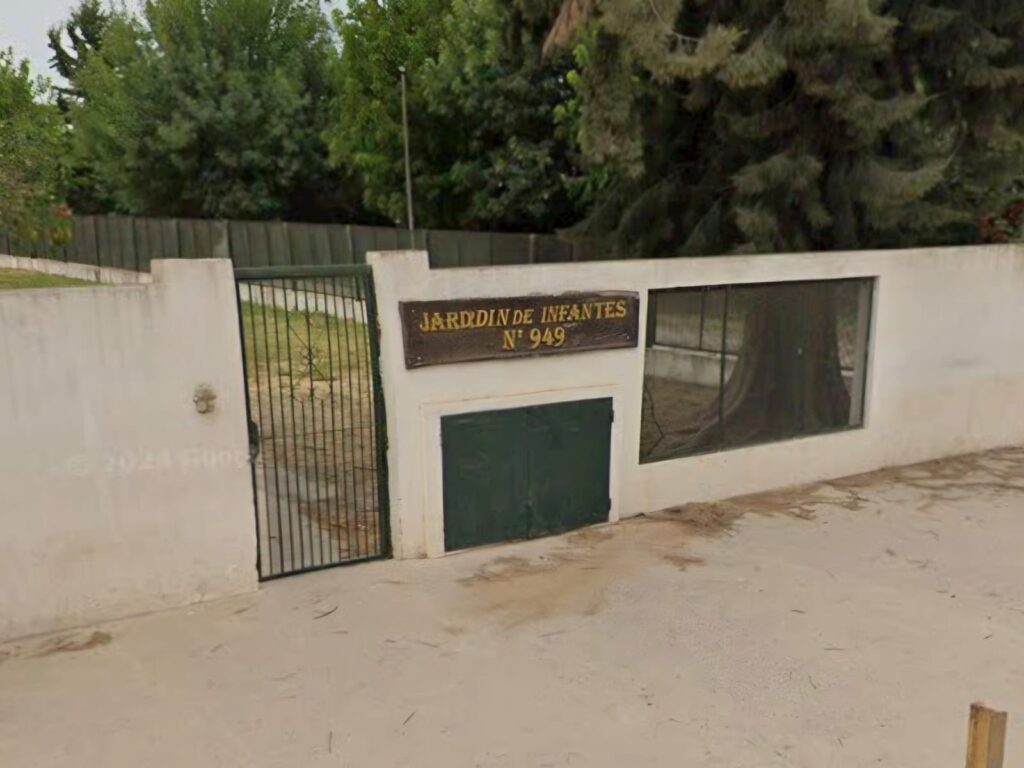 FRENTE JARDÍN 949 52 Y 235
