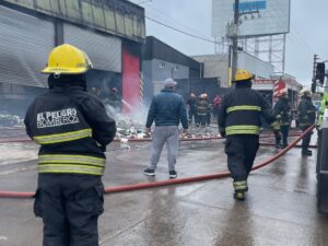 INCENDIO EN PAPELERA DE RUTA 2 Y RUTA 36 (4)