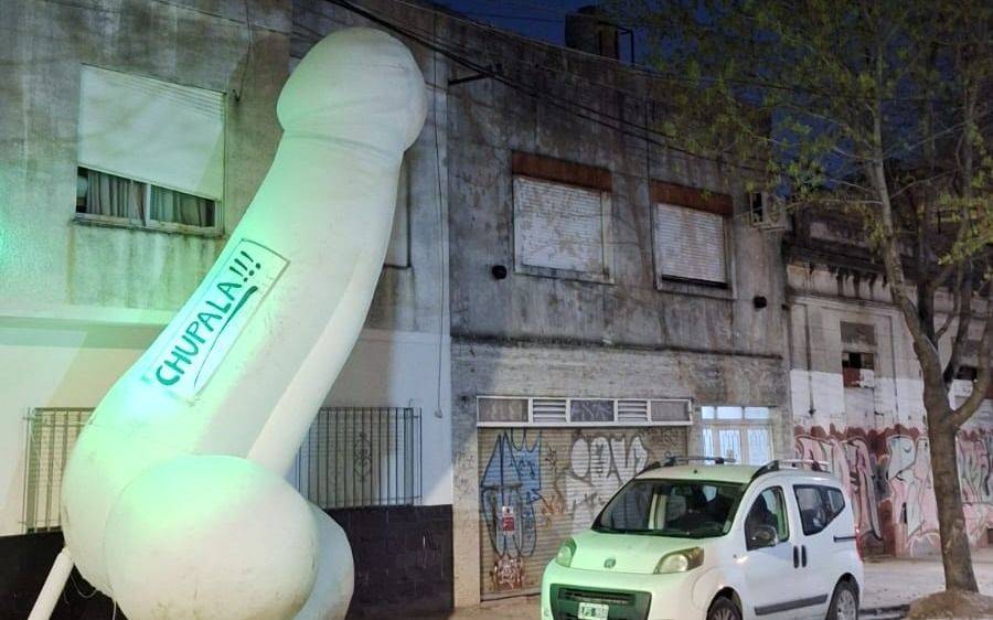 PENE GIGANTE - INFLABLE LA PLATA