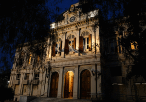 Rectorado-de-noche-2-1