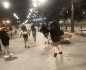 ataque en banda - robo - chicas