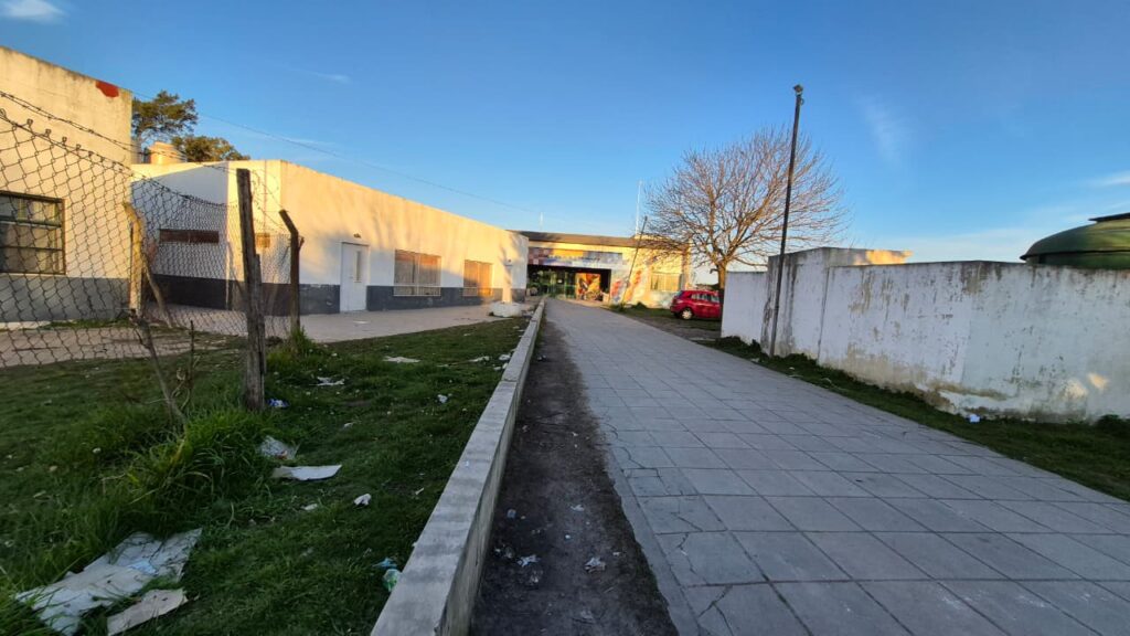 ESCUELA 61 JARDIN 943 - 52 Y 235 (3)