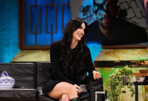 LALI ESPOSITO - LA REVUELTA