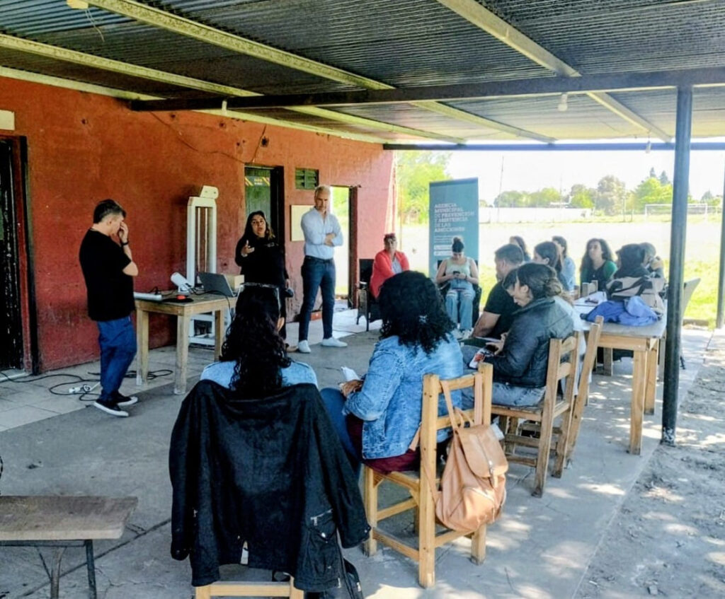 PREVENCION ADICCIONES - CHARLAS - TALLERES-