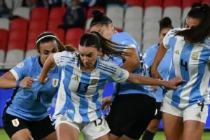 la-argentina-y-uruguay-se-enfrentaron-por-el-3QSHEDL35FA6VHXJRZWTJFLPMA