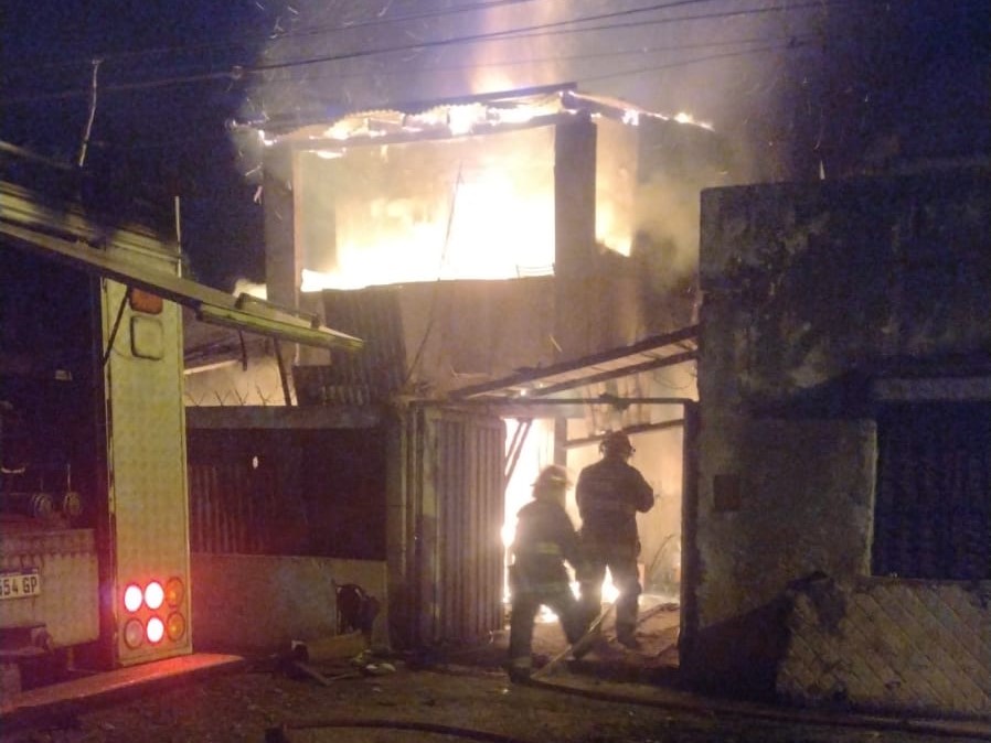 INCENDIO 158 ENTRE 67 Y 68 (1)