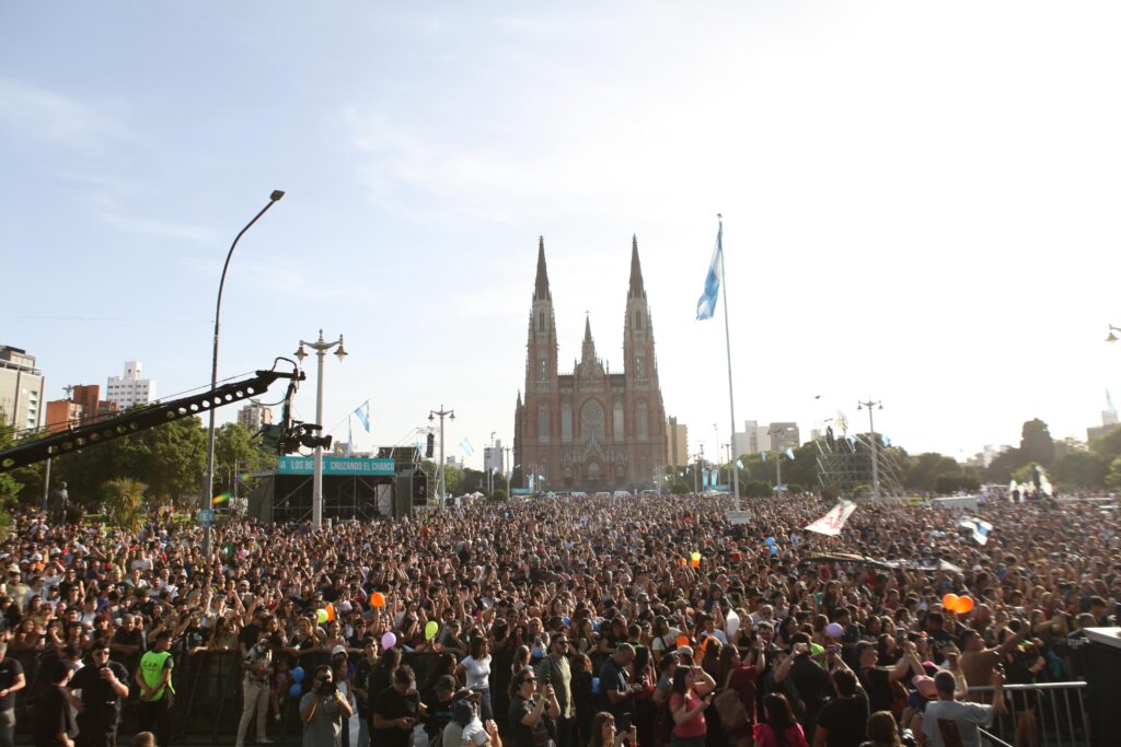 PLAZA MORENO ANIVERSARIO 143 LA PLATA