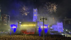 PLAZA MORENO FESTEJOS ANIVERSARIO FUEGOS ARTIFICIALES (1)