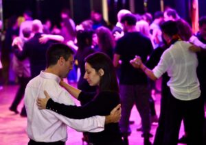 hipodromo-la-plata-tango-gastronomia.jpg-1068x756