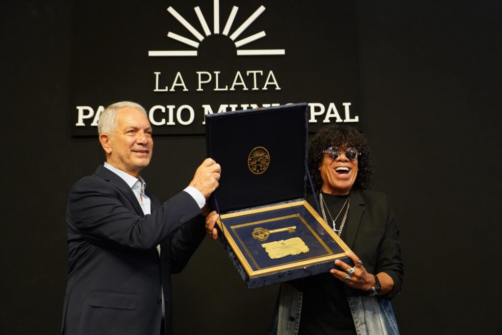 mona-jimenez-visitante-ilustre