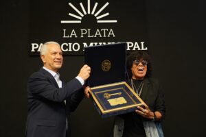 mona-jimenez-visitante-ilustre