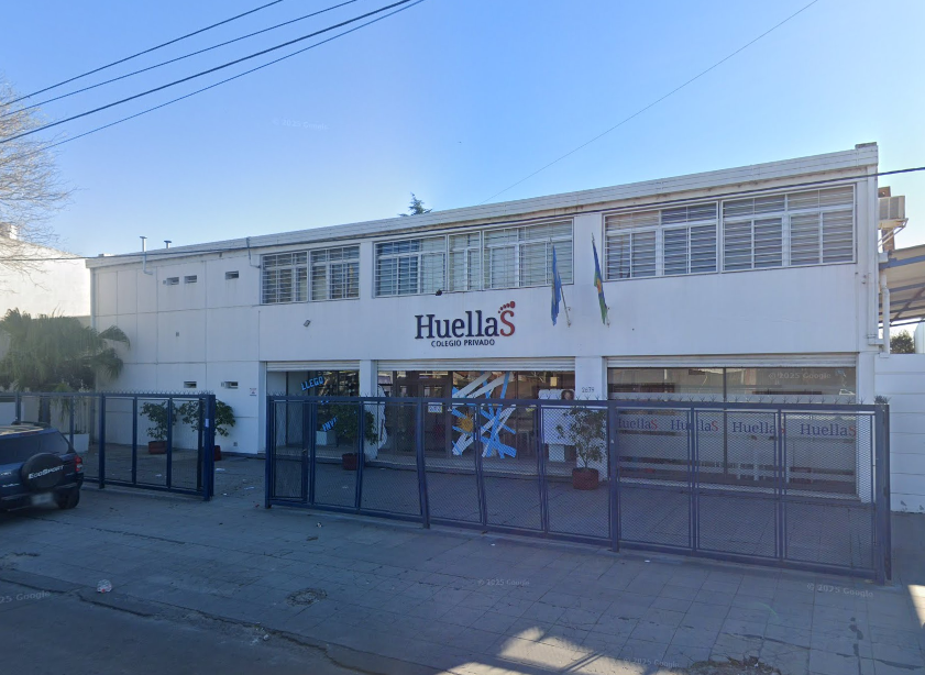 COLEGIO-HUELLAS-SAN-CARLOS-ROBO