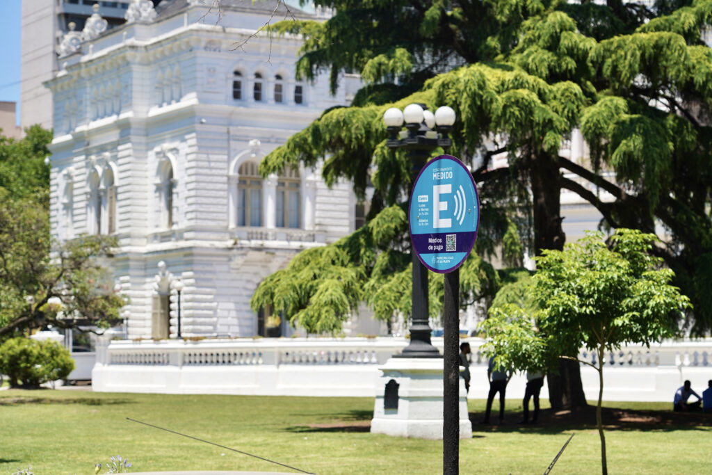 ESTACIONAMIENTO-MEDIDO