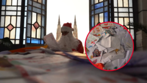 PAPÁ NOEL LEYENDO CARTAS