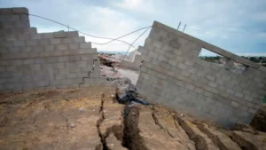 deslizamiento-en-el-cerro-hermitte-