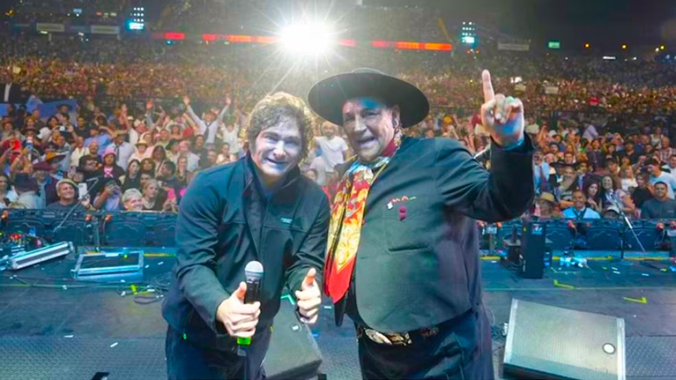 javier-milei-y-el-chaqueno-palavecino-jesus-maria