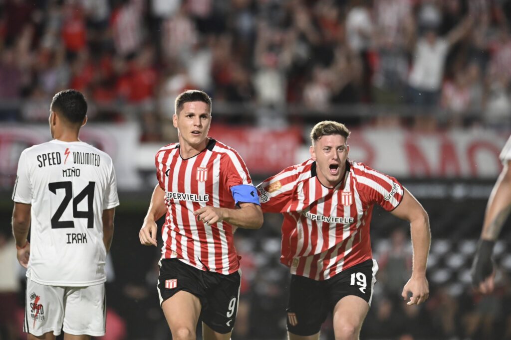 FESTEJO GOL DE ESTUDIANTES A DEPORTIVO RIESTRA