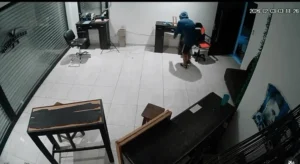 ladrón desvalijó una casa san carlos