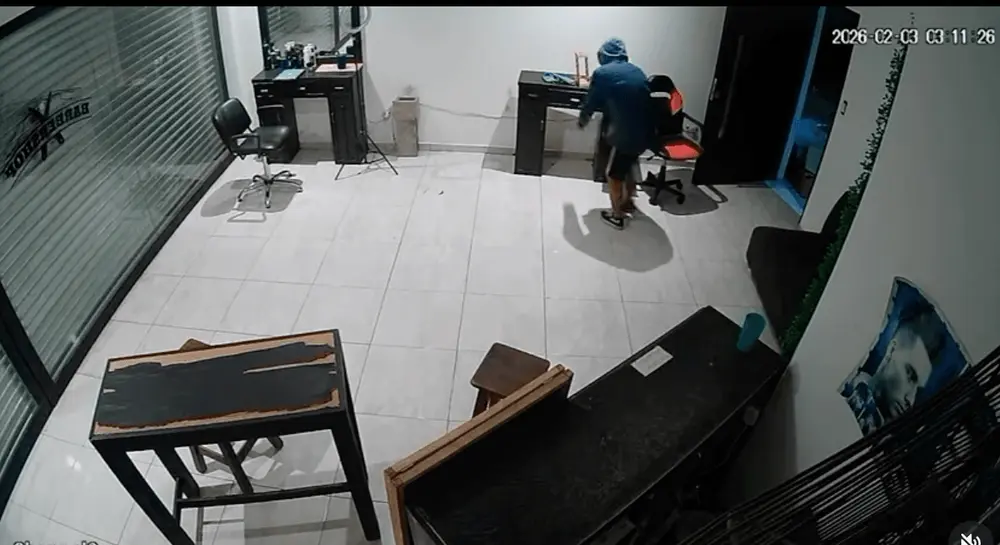 ladrón desvalijó una casa san carlos