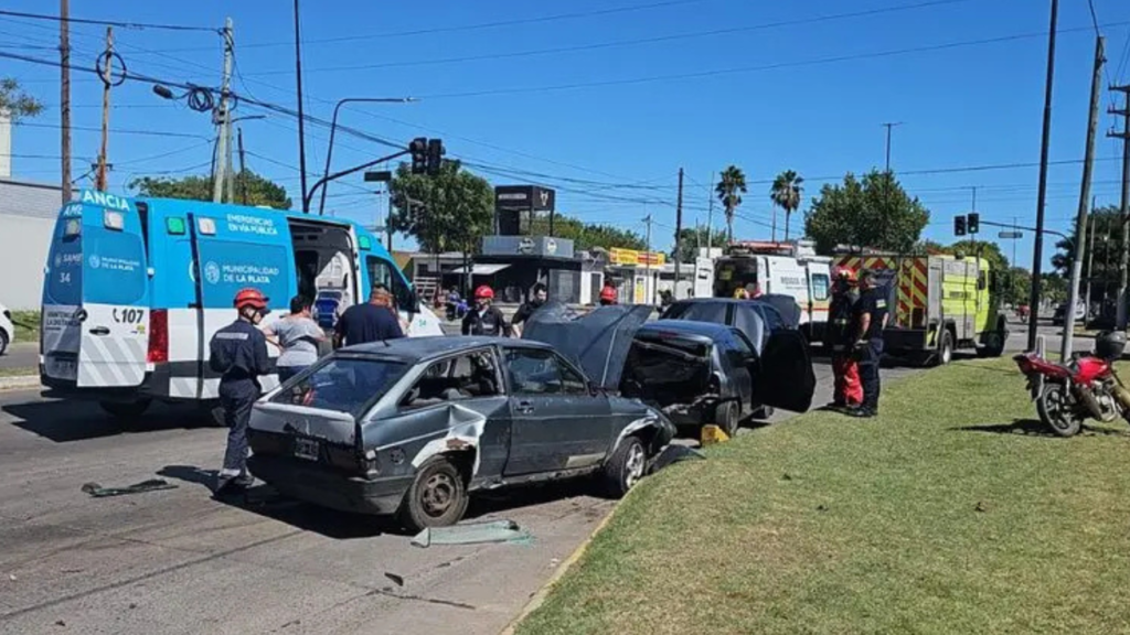 CHOQUE EN CADENA AV 520