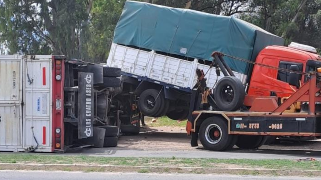 CHOQUE EN LA ROTONDA DE AV 520 Y RUTA 36