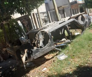 chatarra-acumulada-los-hornos-reclamo