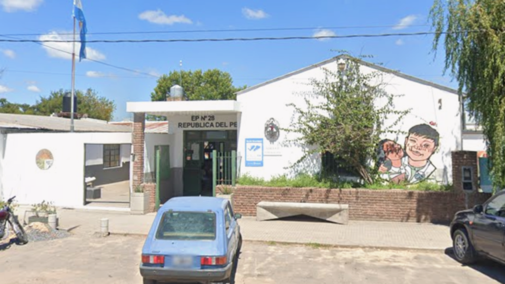 ESCUELA-28-LOS-HORNOS-AMENAZAS-COMUNICADO