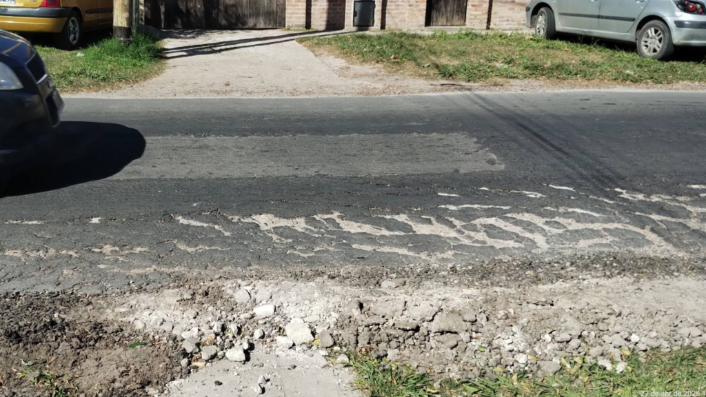 LOS HORNOS CALLE EN MAL ESTADO