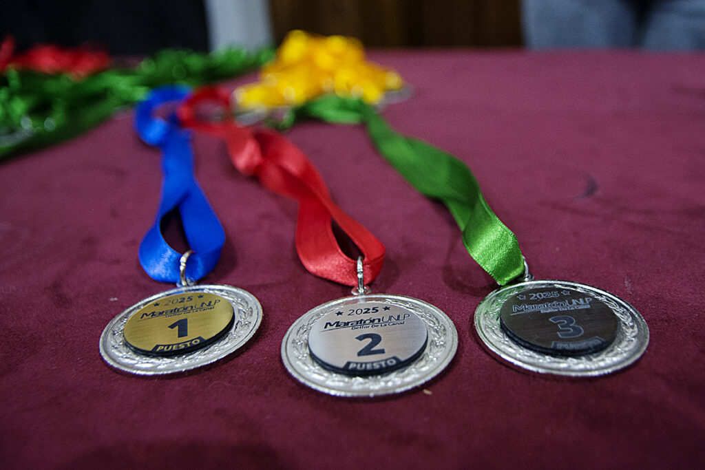 MEDALLAS MARATÓN SOLIDARIA UNLP